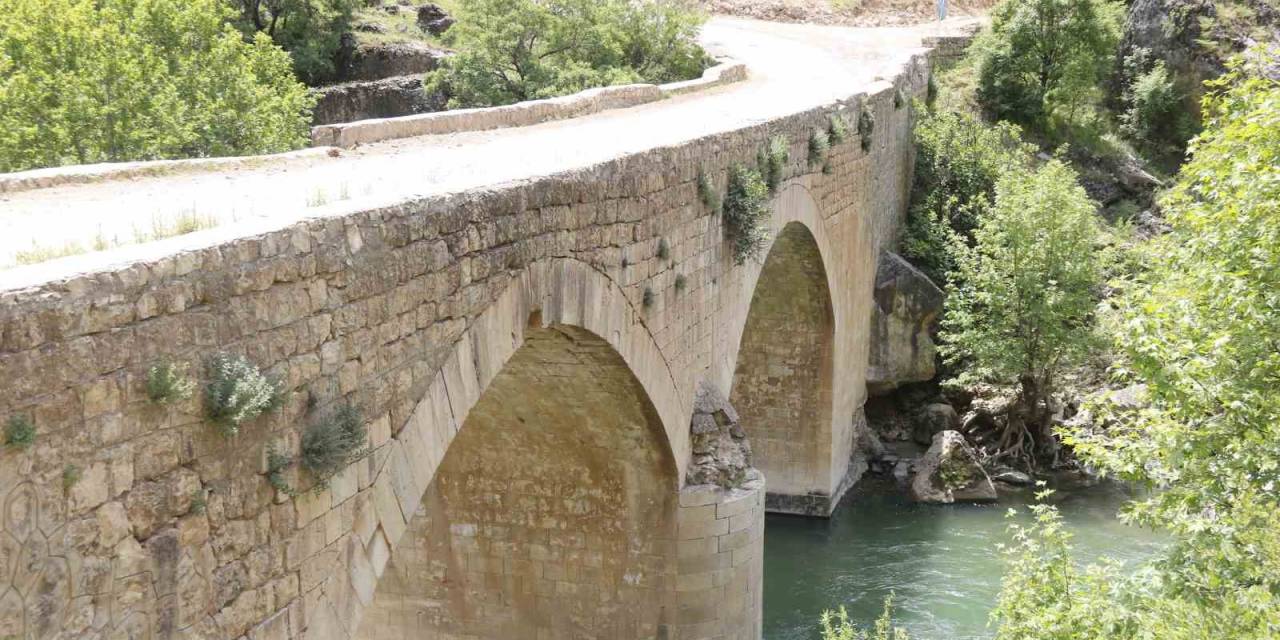 Yerleşimi İlk Çağ’a Dayanan Diyarbakır’ın Saklı Cenneti İhtişamını Koruyor