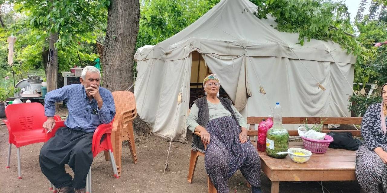 Depremzede Dedeyi 410 Bin Tl Dolandırdılar: Adına Kredi Bile Çekmişler
