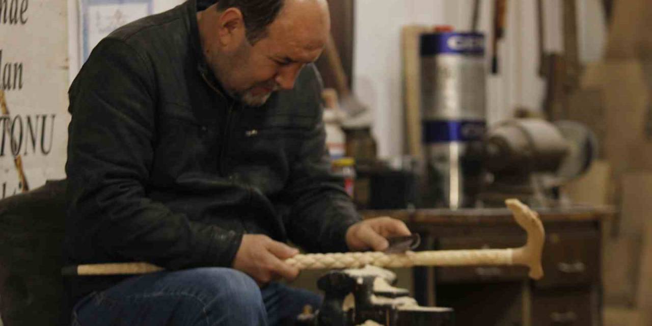 Osmanlı’dan Günümüze Ulaşan Bu Bastonlar Servet Değerinde