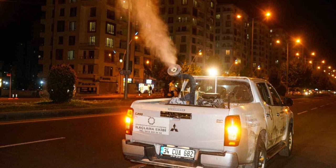 Diyarbakır’da Gece İlaçlama Çalışmaları Başladı