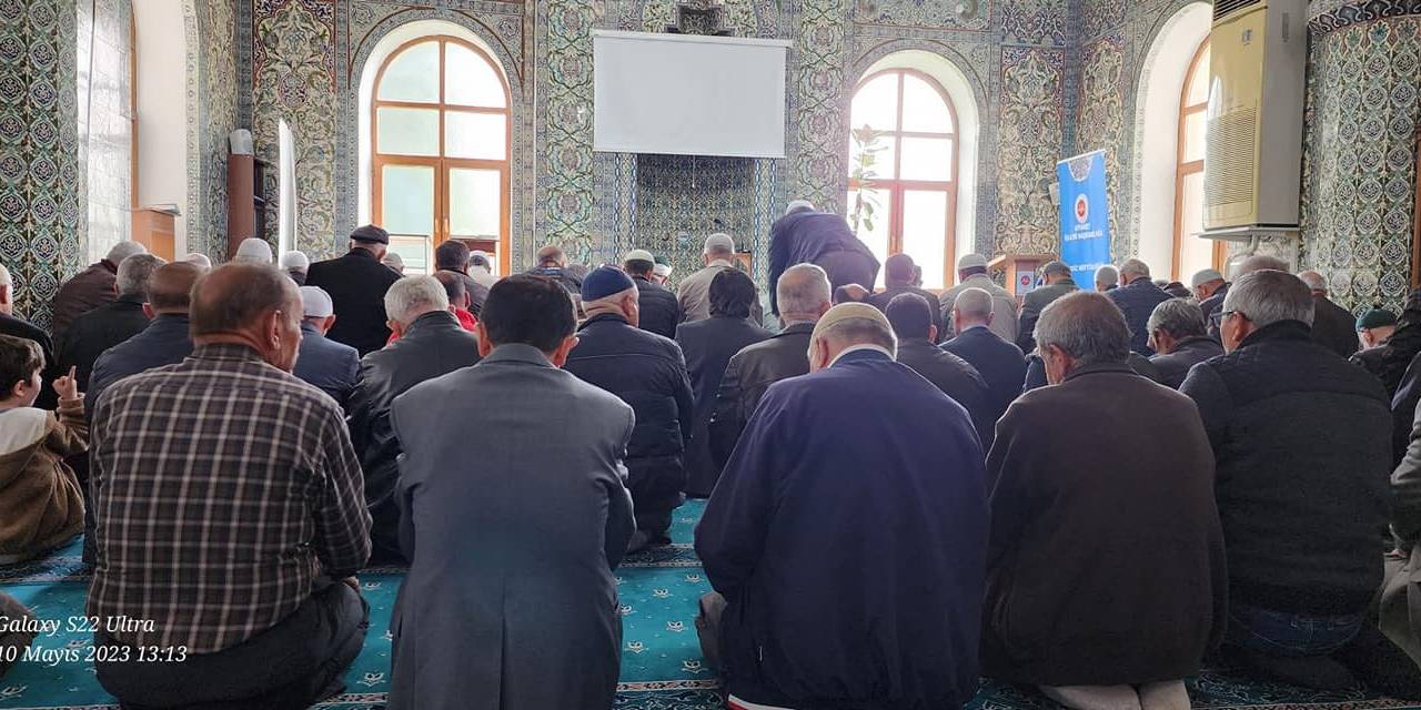 Gediz’de Hacı Adaylarına Seminer