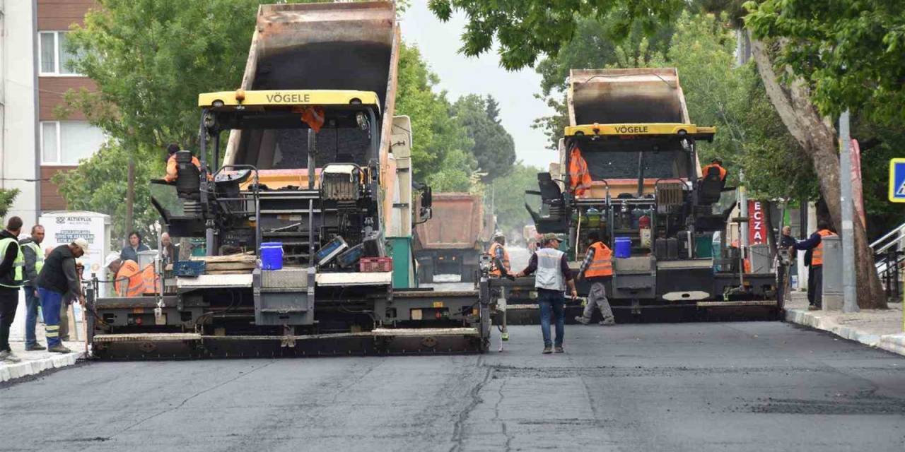 Balıkesir Büyükşehir, Deforme Olan Caddeleri Yeniliyor