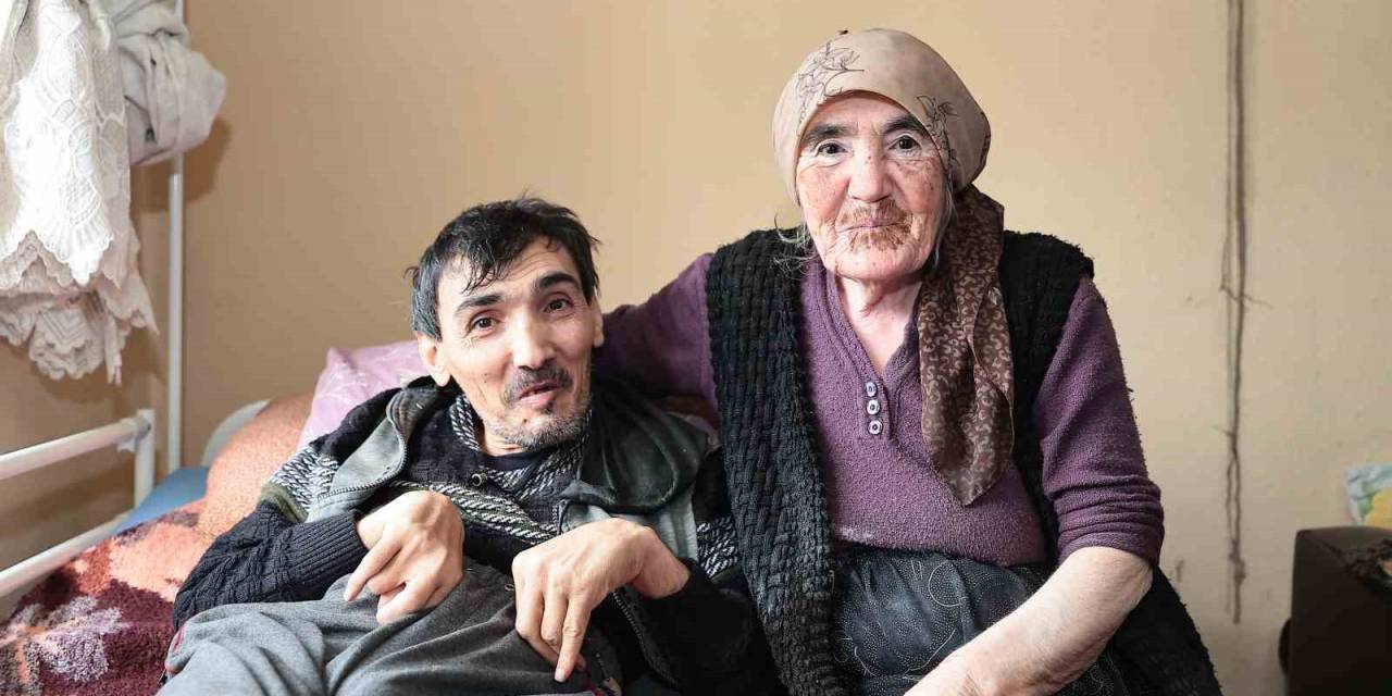 43 Yıldır Engelli Oğluna Bakan Annenin İsteğini Başkan Zolan Gerçekleştirdi