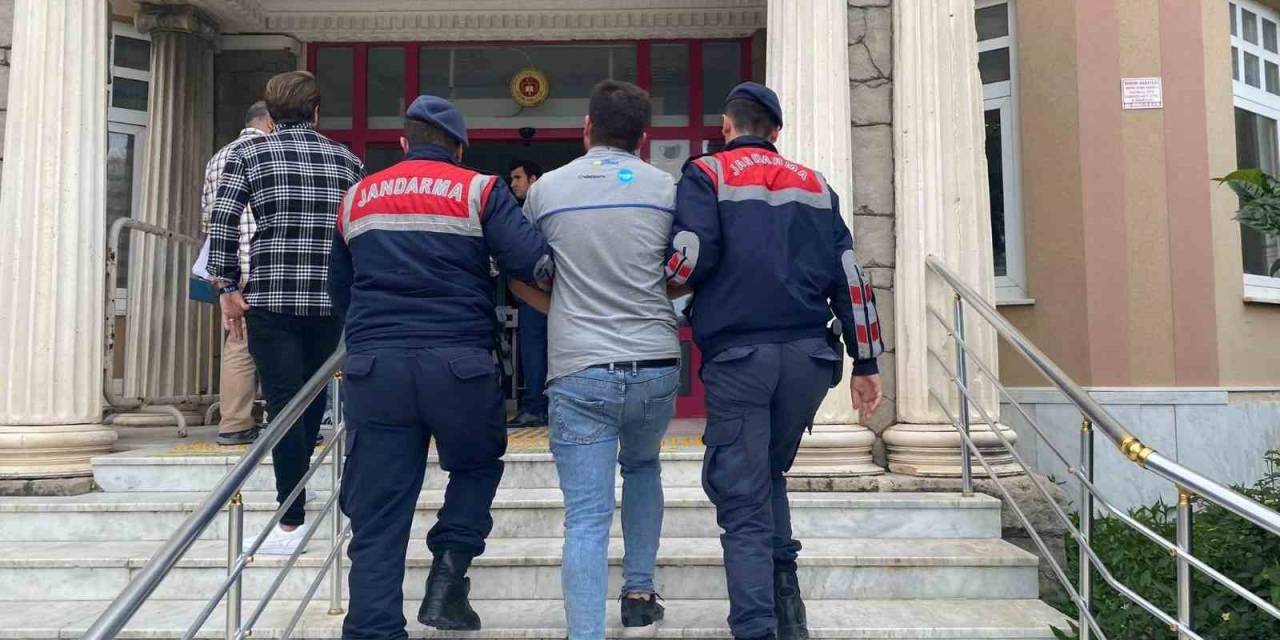 Aranan Şahıslar Jandarma Tarafından Yakalandı