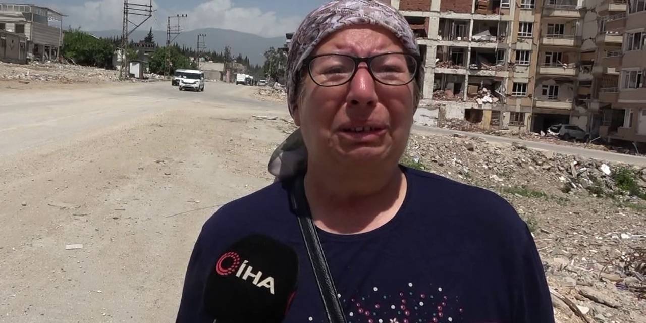 Hatay’da 40 Yıllık Emeği Moloza Dönen Kadın, Gözyaşlarına Boğuldu