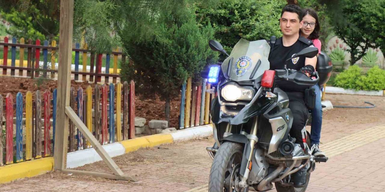 Engelliler Polis Olup Devriye Attı