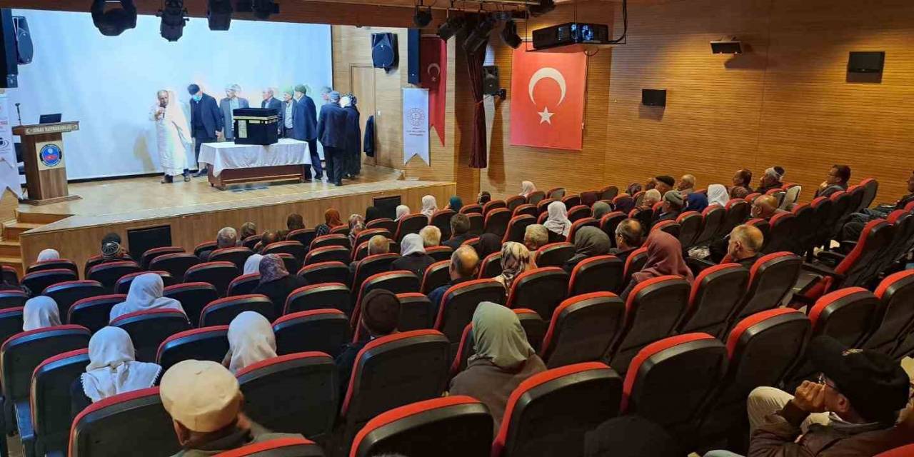 Simav’da Hacı Adaylarına Bilgilendirme Semineri