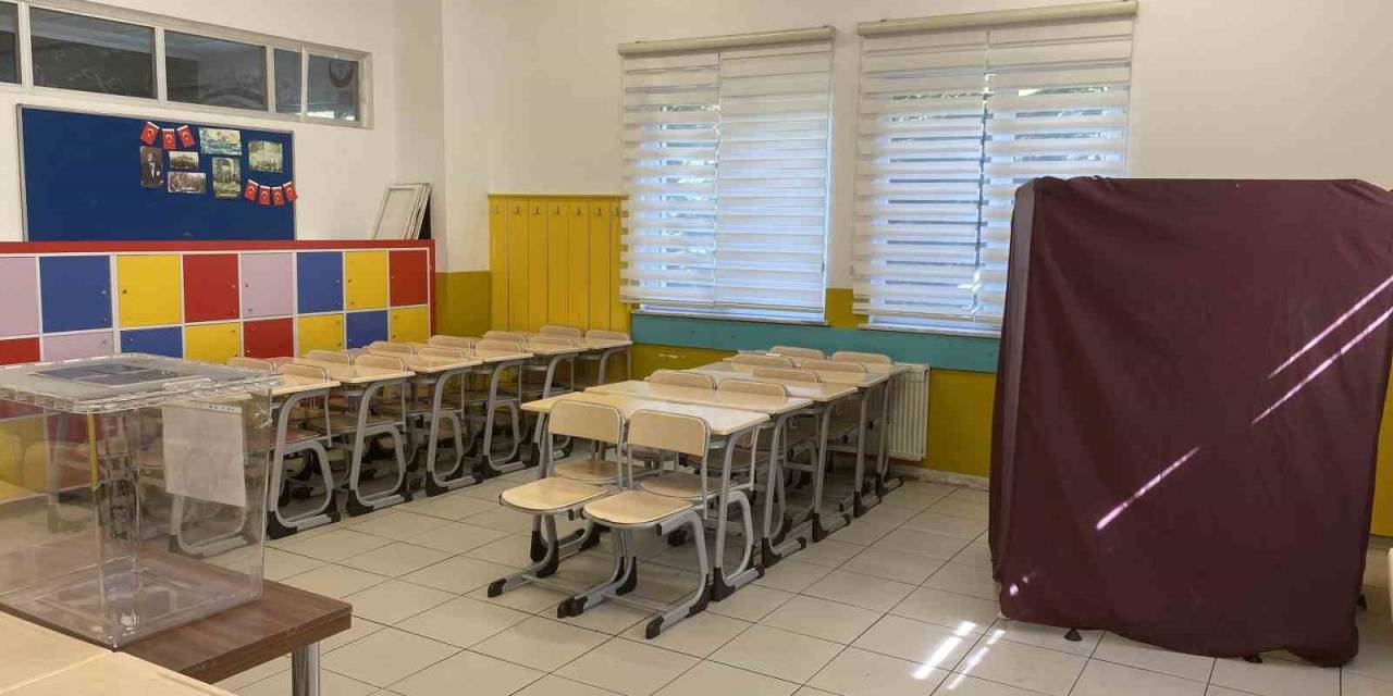 İstanbul’da Seçim Sandıkları Kuruldu