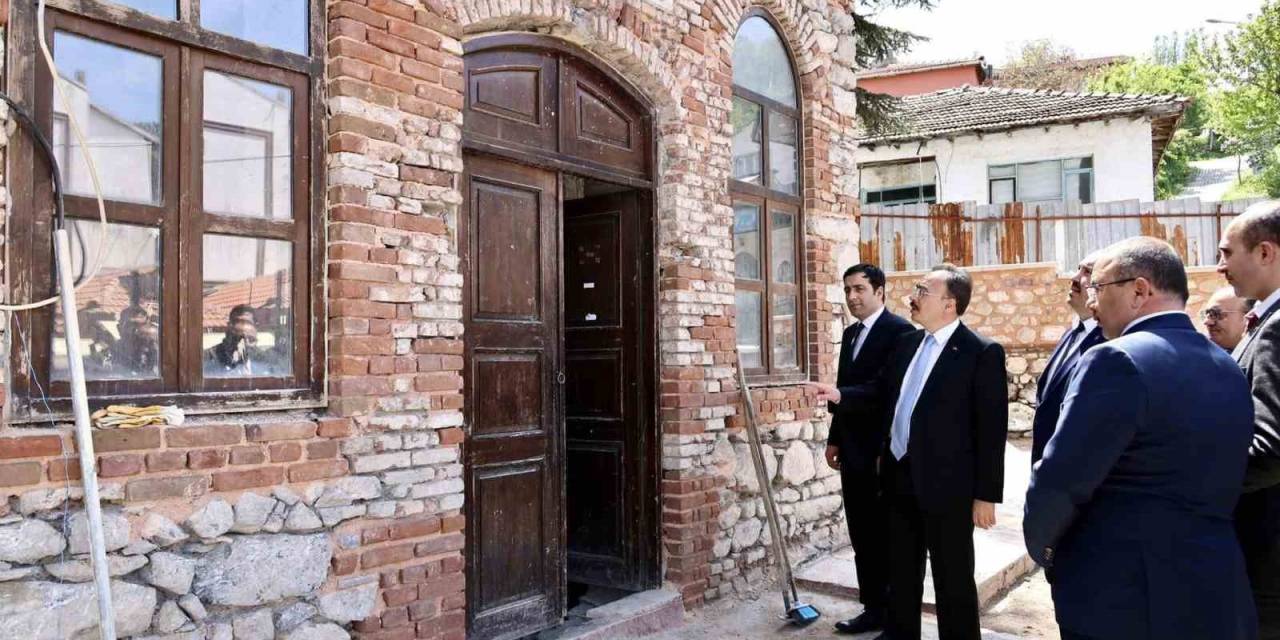 Vali Kızılkaya, Osmanlı’nın İlk Mescidinde İncelemelerde Bulundu