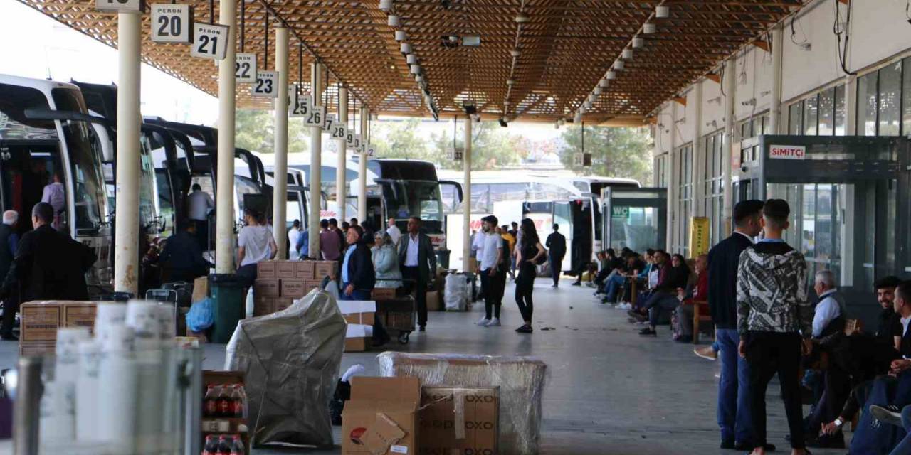 Otogarlarda Seçim Yoğunluğu, Ek Seferler Açıldı