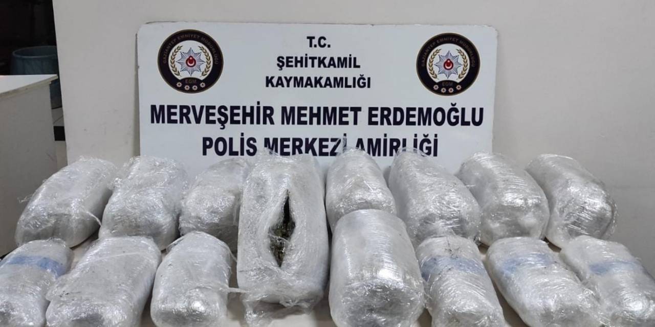 Şüphe Üzerine Durdurulan Araçtan 13 Kilo Esrar Çıktı