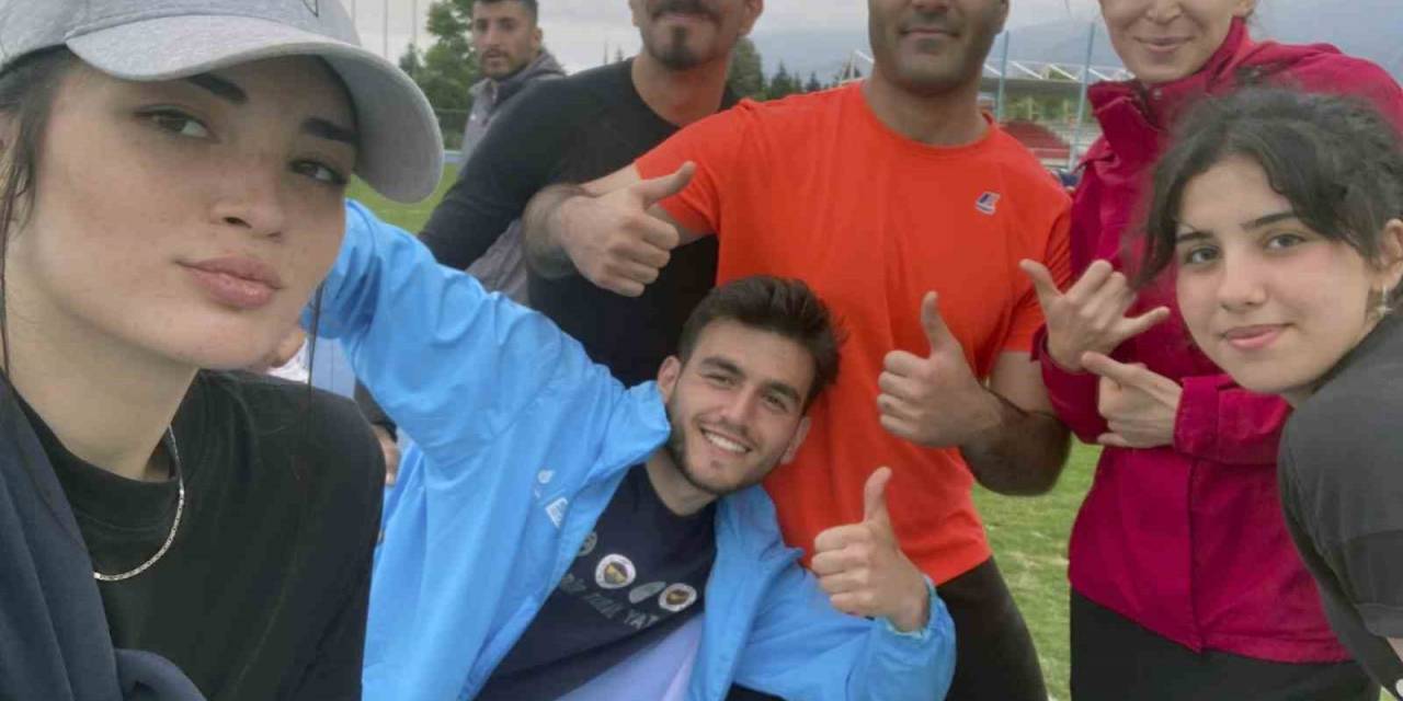 Subü Öğrencilerinden Bir Altın Bir Gümüş Madalya