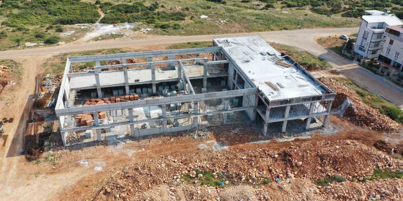 Didim Gençlik Merkezi Ve Havuzuna Kavuşuyor