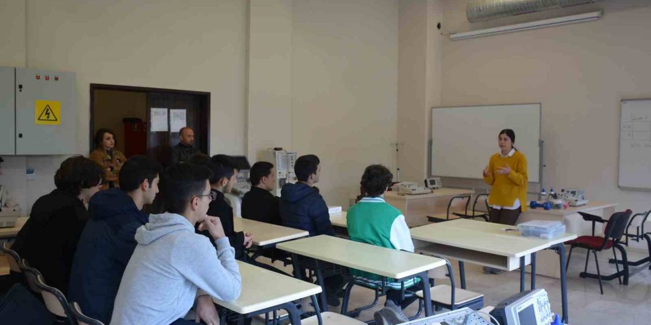 Meslek Lisesi Öğrencileri Üniversiteyi Gezdi