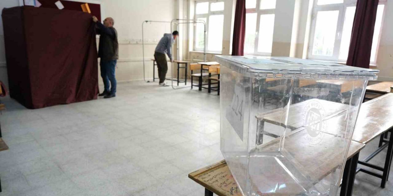Manisa’da Seçim Sandıkları Kurulmaya Başlandı