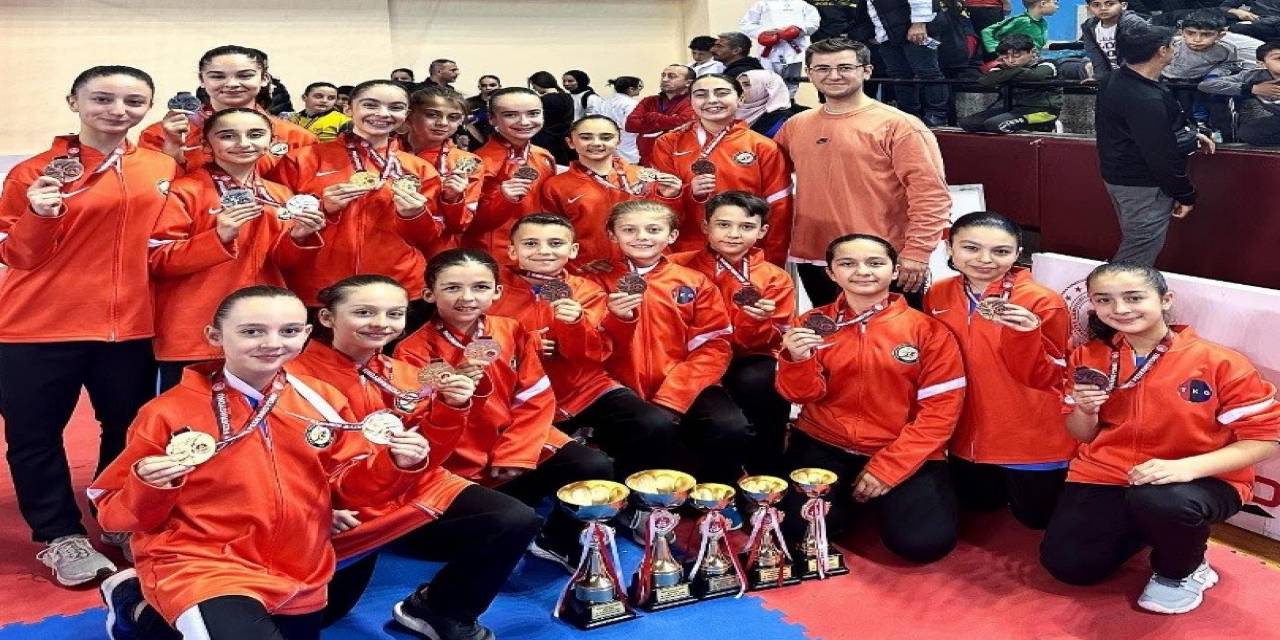 Tavşanlılı Karateciler Başarılara Doymuyor