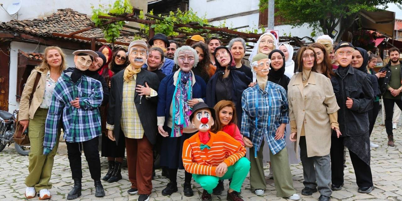 Tarihi Kentte Canlı Kukla Gösterisi