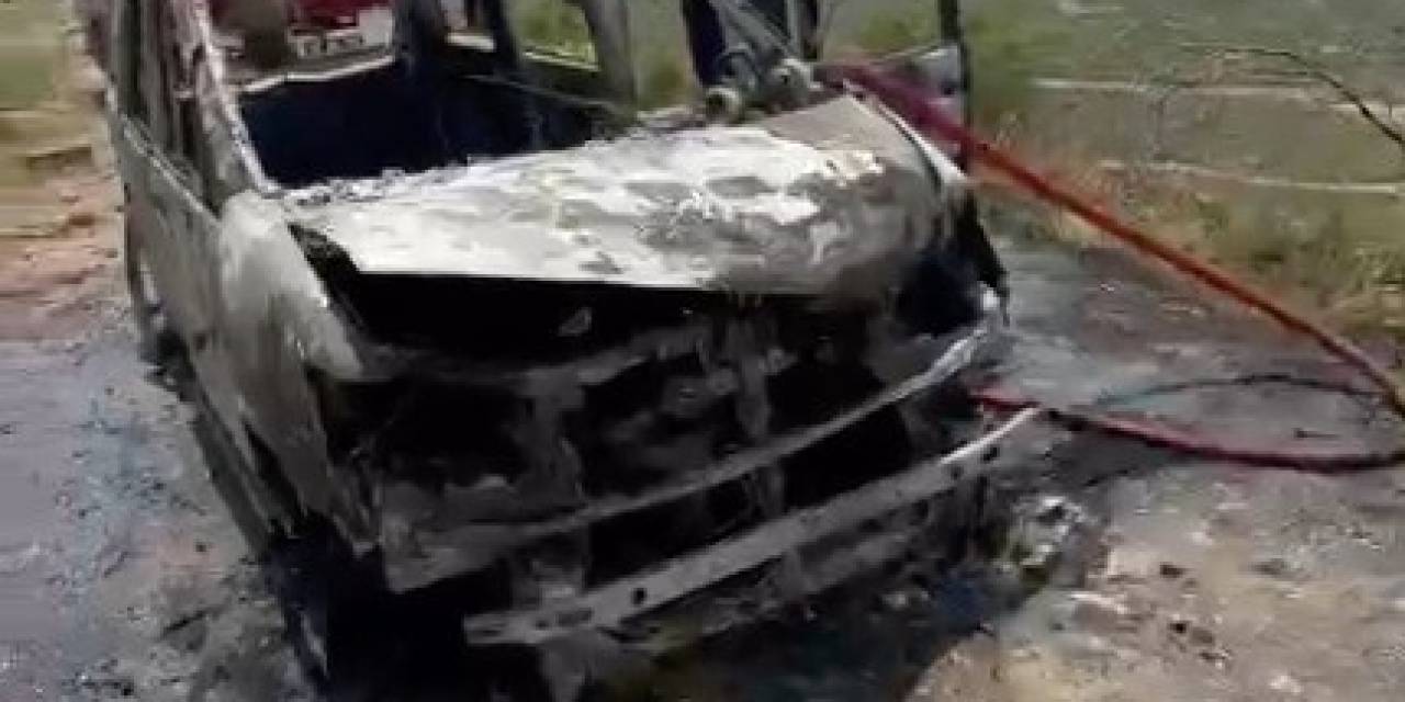 Dağ Başında İlginç Kazada Yanan Araç Küle Döndü