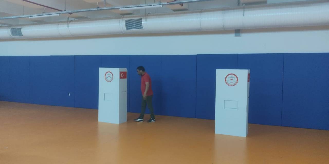 Spor Salonuna Sandıklar Kuruldu, Yaklaşık 11 Bin Kişi Oy Kullanacak