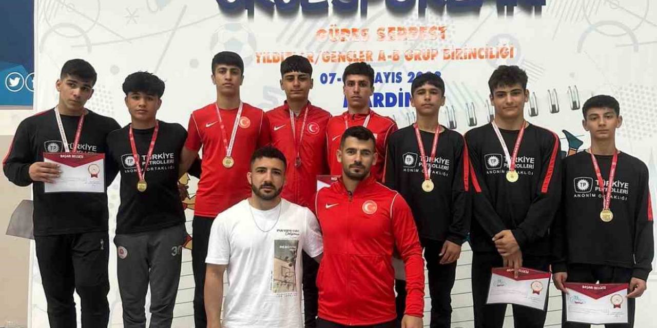 Batmanlı Güreşçilerden 16 Madalya