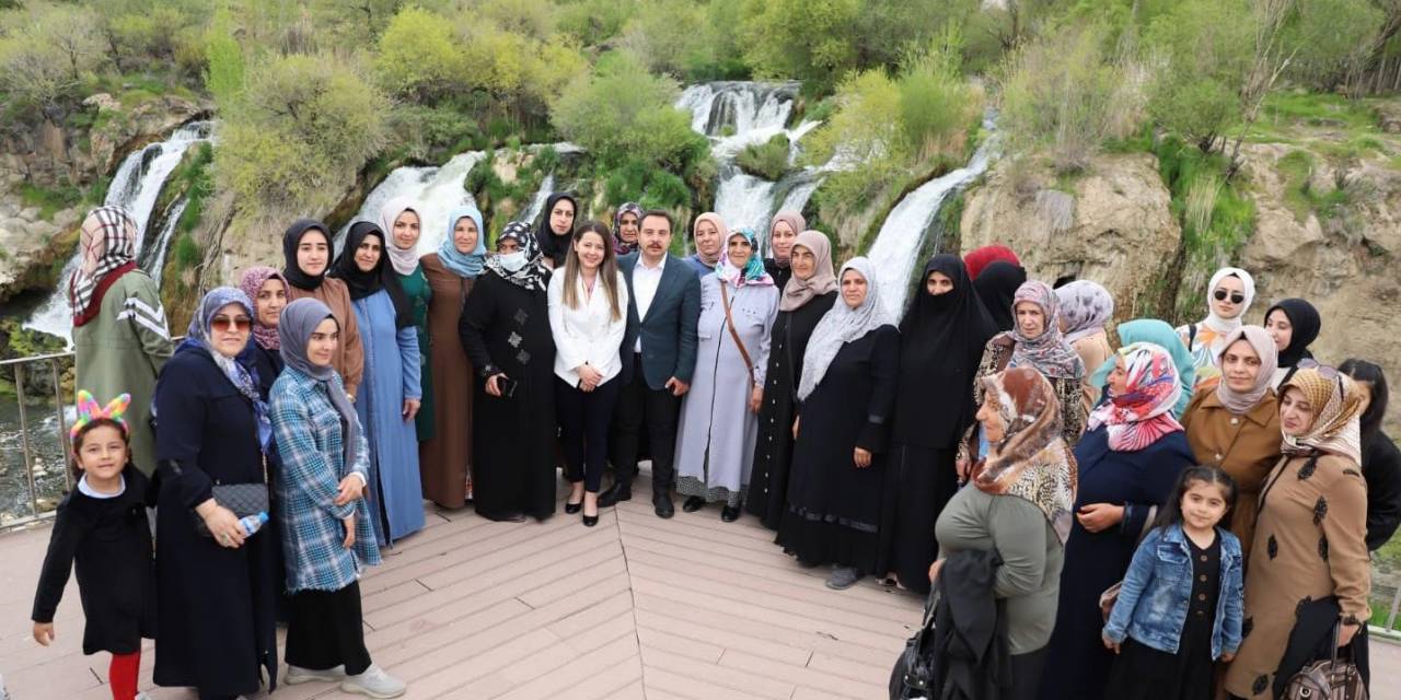 Muradiye Belediyesinden Anneler Günü Programı