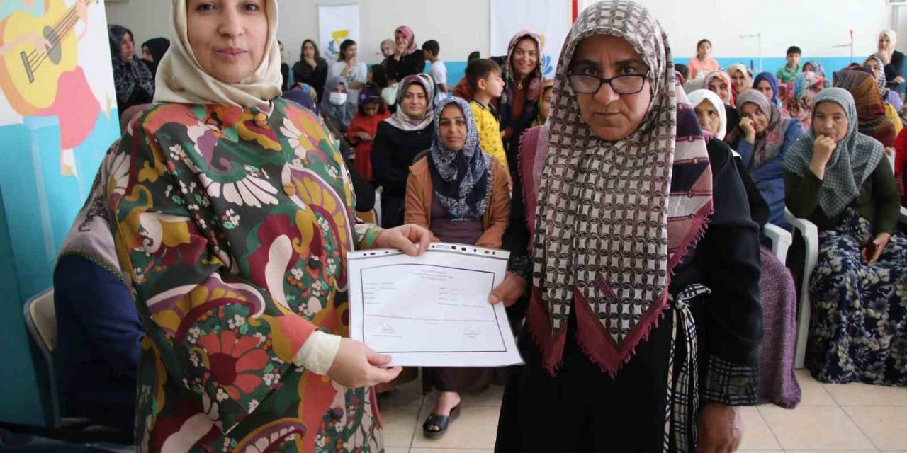 Başarılı Kursiyerlere Sertifikaları Verildi