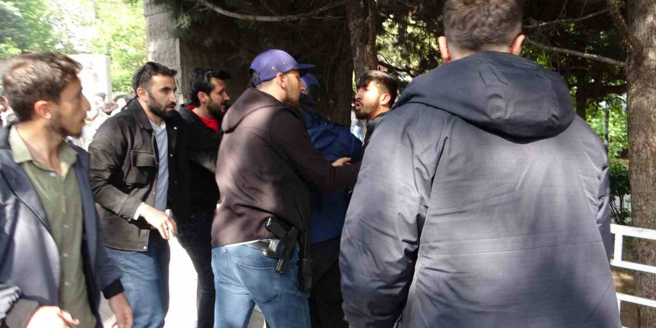 Yeşil Sol Parti Mitinginde Polise Taş Attılar: 10 Gözaltı