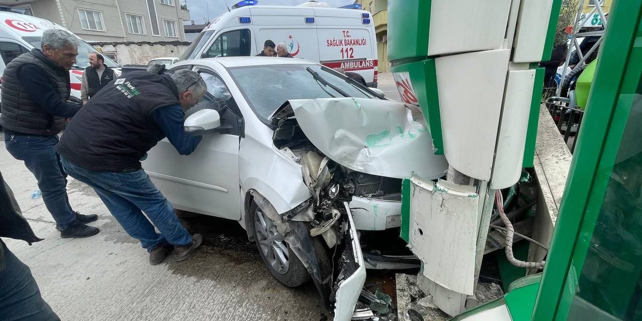 Bursa’da Facia Teğet Geçti: 5 Yaralı