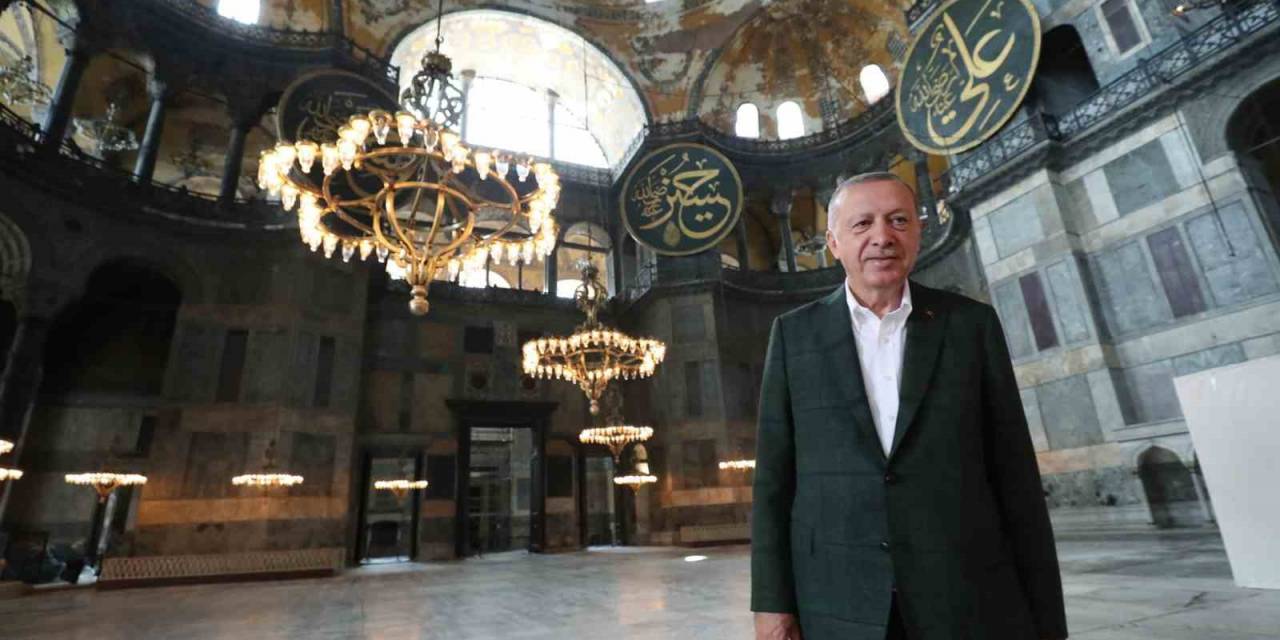 Cumhurbaşkanı Erdoğan Seçim Programını Ayasofya’da Akşam Namazı İle Sonlandırdı