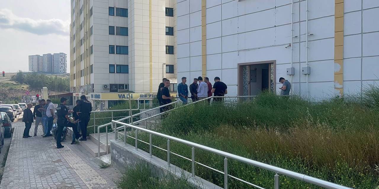 Kilis’te Müteahhit 6 Yerinden Bıçaklanarak Öldürüldü