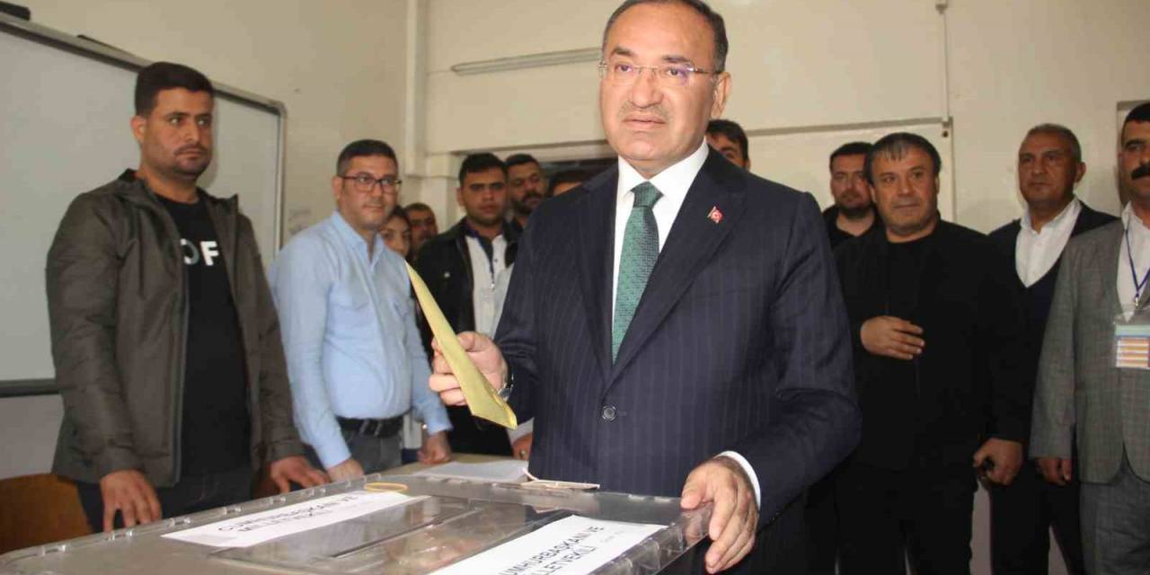 Bakan Bozdağ Oyunu Şanlıurfa’da Kullandı