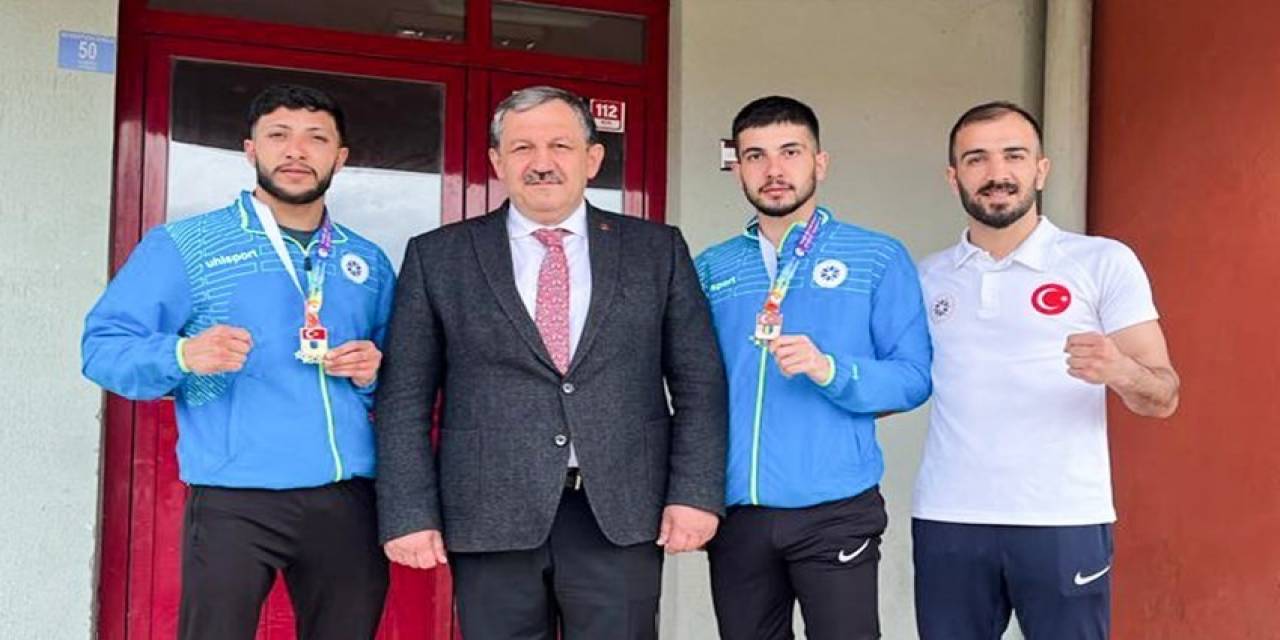 Etü’ye Kick Boksta Çifte Madalya