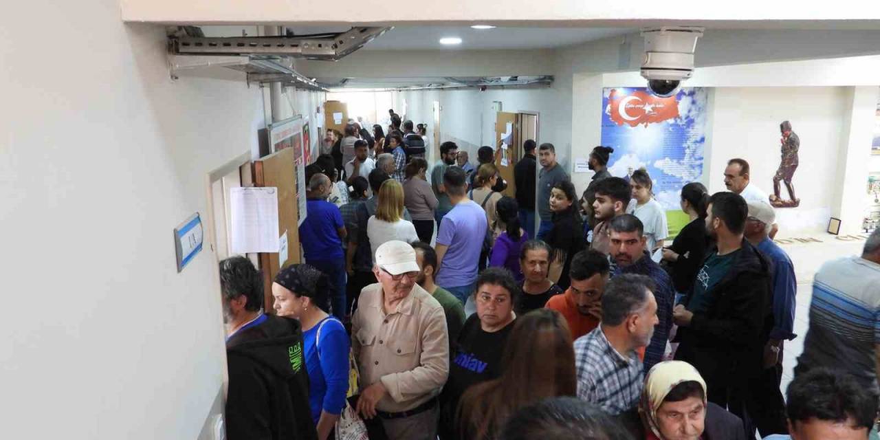 Oy Kullanmak İçin İlçeye Geri Döndüler