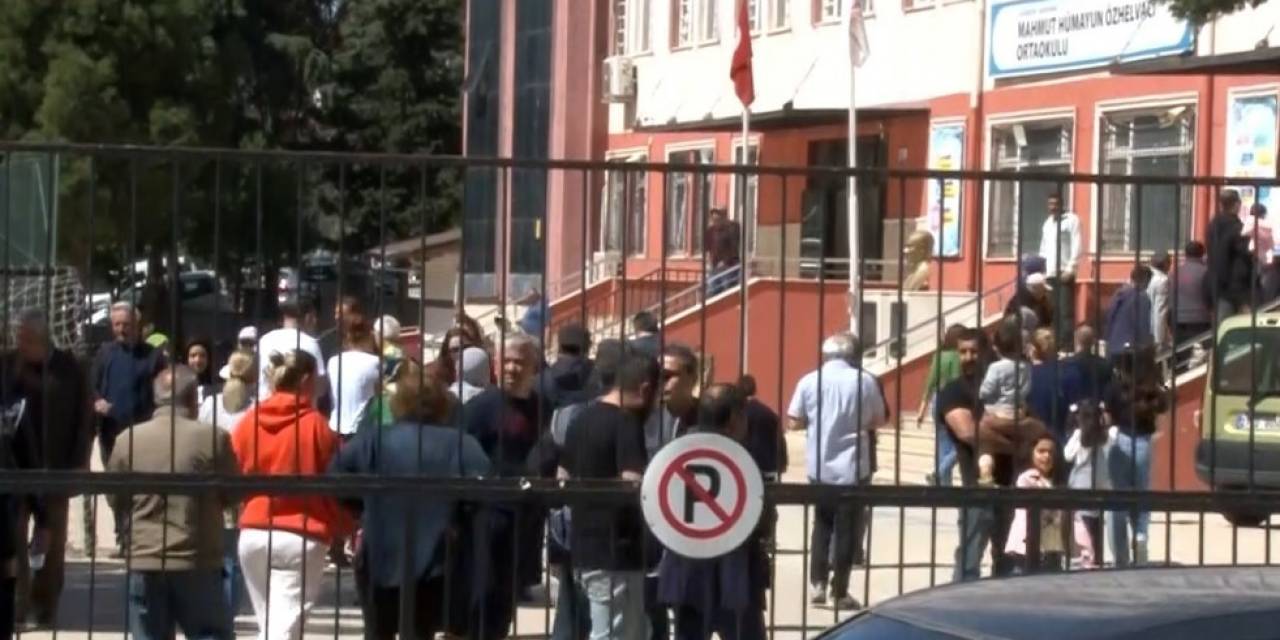 Gaziantepliler Oy Kullanmak İçin Okullara Akın Ediyor