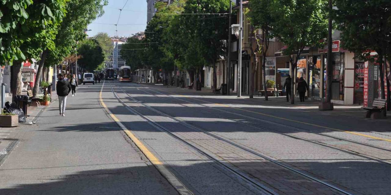 Vatandaşlar Oy Kullanmaya Gidince Çarşı Sokakları Sessizliğe Büründü