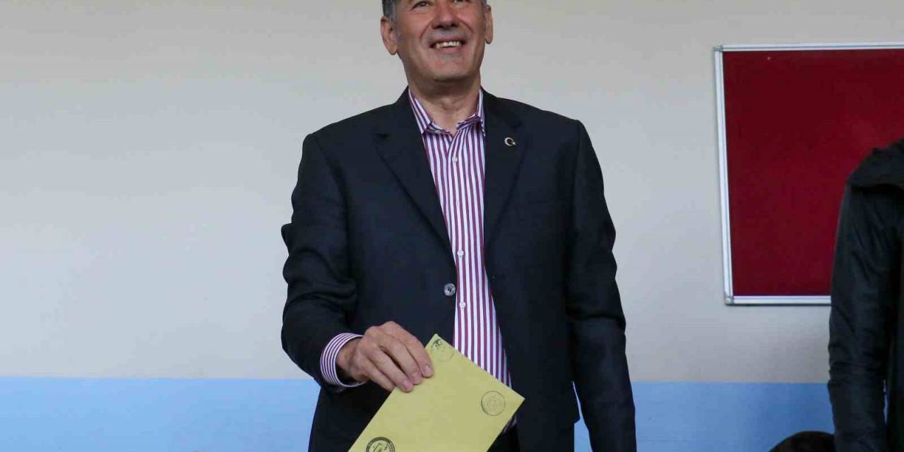 Cumhurbaşkanı Adayı Sinan Oğan Ankara’da Oyunu Kullandı