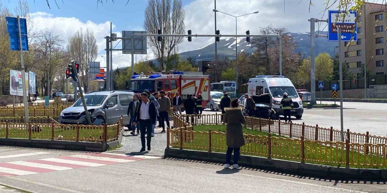 Oy Kullanmaya Giden Çift Kazada Yaralandı