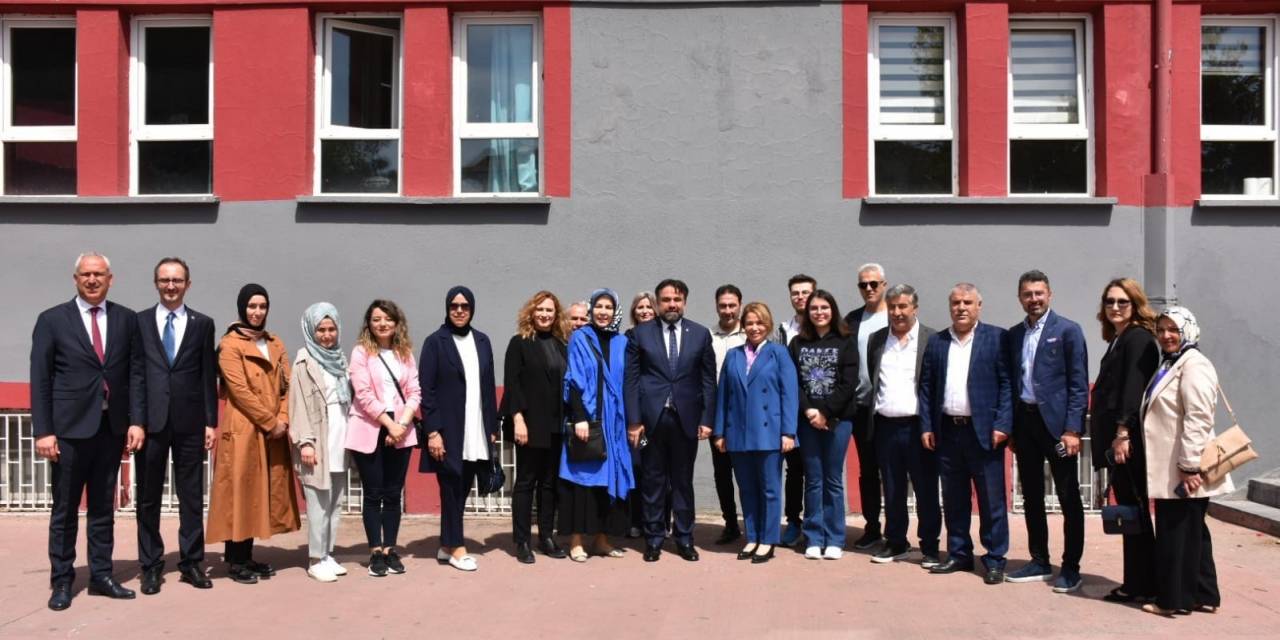 Ak Parti Balıkesir İl Başkanı Ekrem Başaran Oyunu Kullandı