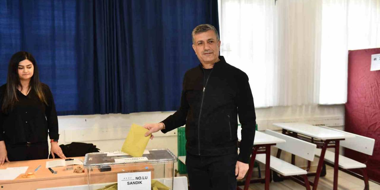 Esenyurt Belediye Başkanı Bozkurt Oyunu Kullandı