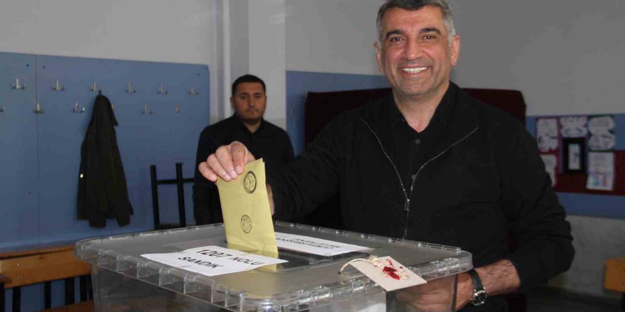 Chp Elazığ Milletvekili Erol Oyunu Kullandı