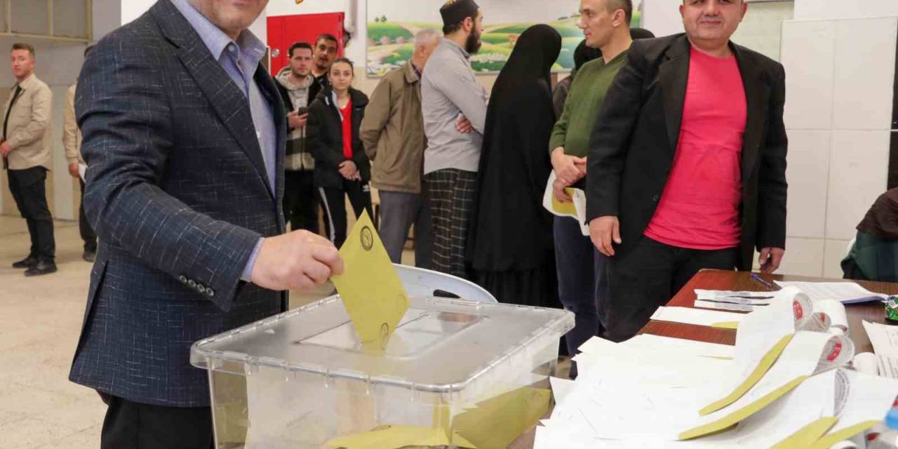 Başkan Alim Işık Oyunu Kullandı