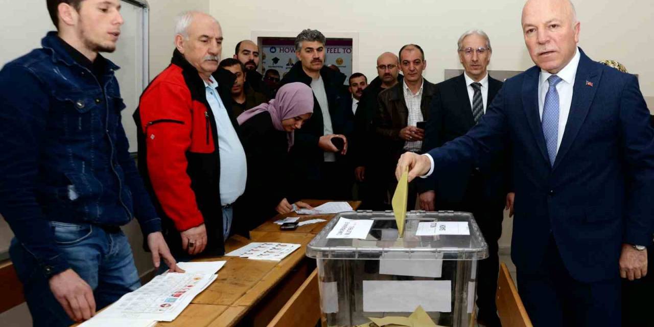 Başkan Sekmen Oyunu Kullandı