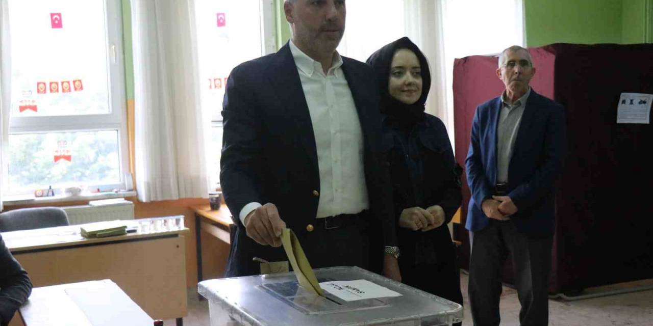 Sakarya Ak Parti İl Başkanı Tever Oyunu Kullandı