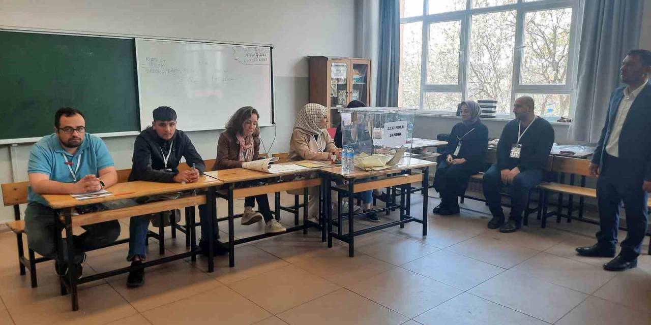 Fatih’teki Bu Sandıkta Oy Veren Sayısı Sandık Görevlilerinin Sayısından Az