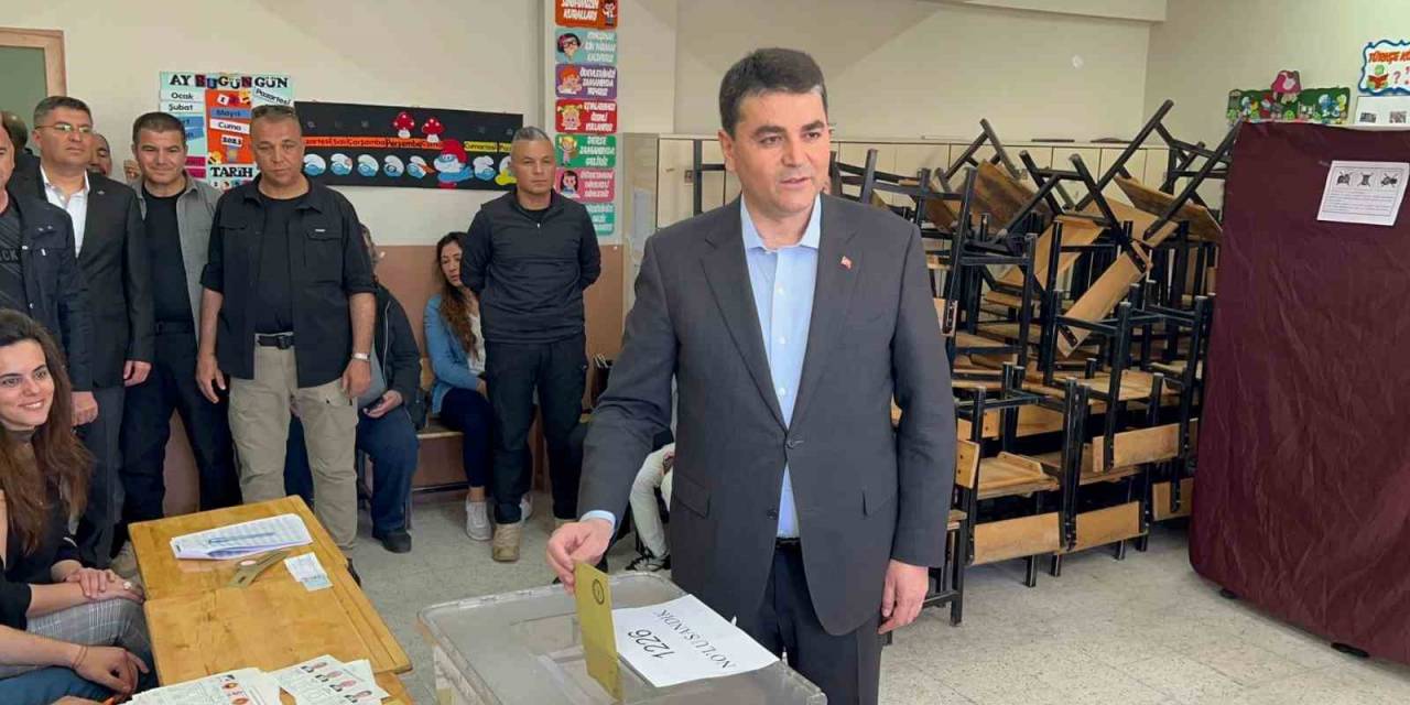 Dp Genel Başkanı Gültekin Uysal, Oyunu Memleketi Afyonkarahisar’da Kullandı