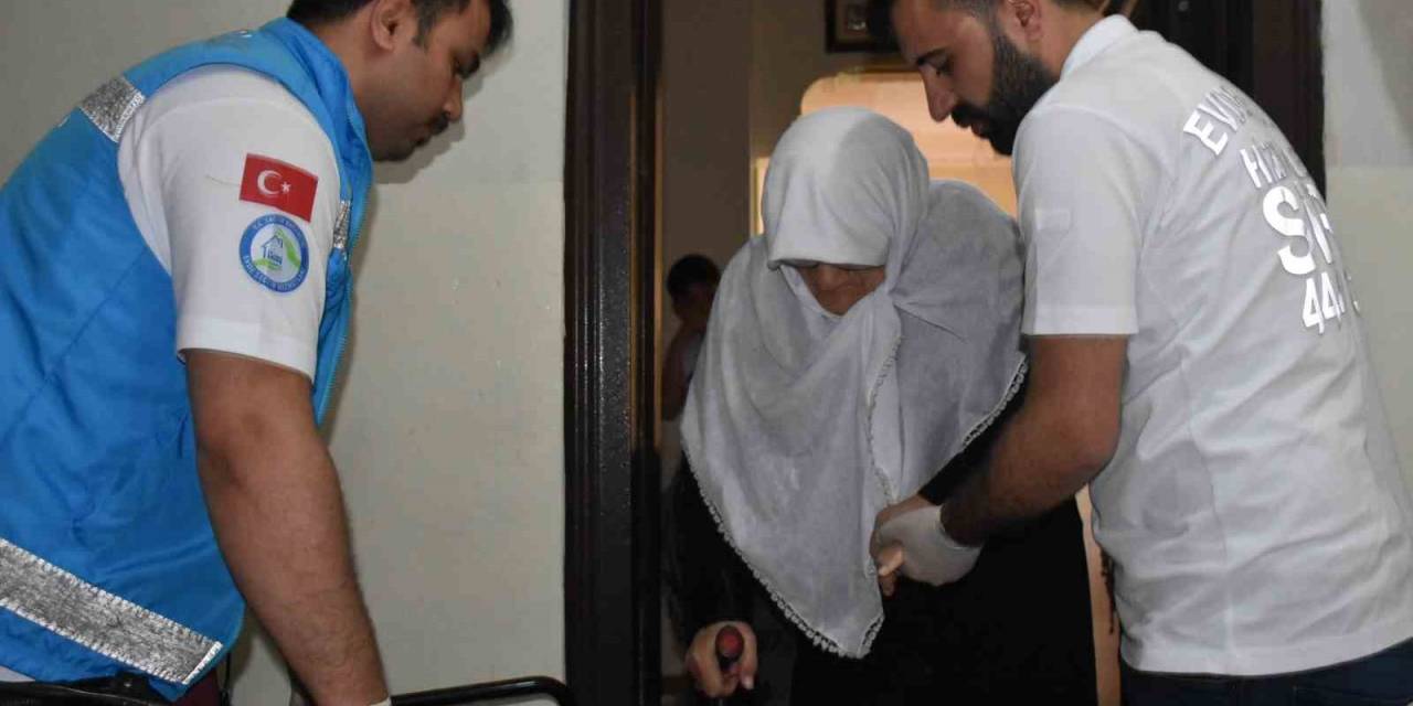 Siirt’te 85 Yaşındaki Kadının Oy Kullanması İçin Ambulans Seferber Oldu
