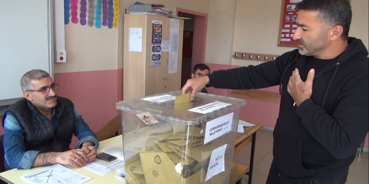 Ahlat’taki Ahıska Türkleri Oylarını Kullandı