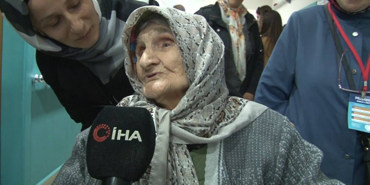 114 Yaşında Sandığa Giderek Oy Kullandı