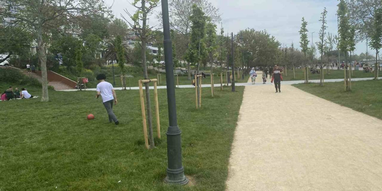 İstanbul’da Oy Kullanan Vatandaşlar Piknik Ve Mesire Alanlarına Akın Etti