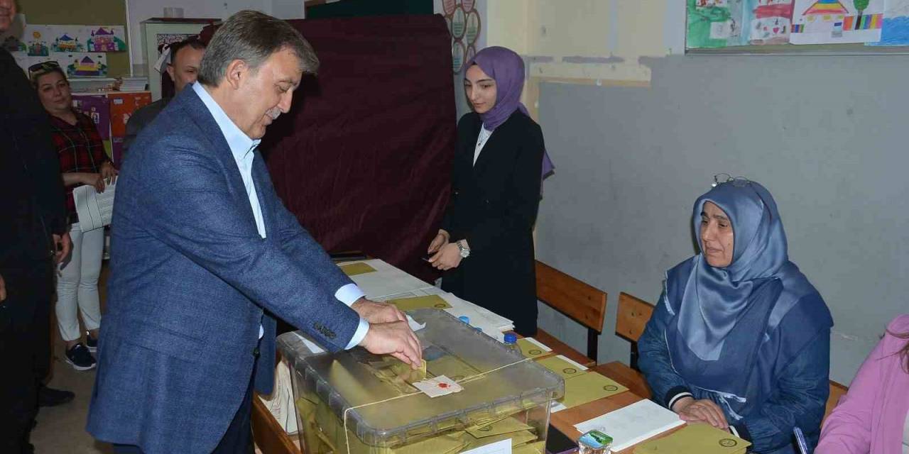 11. Cumhurbaşkanı Abdullah Gül Oyunu Beykoz’da Kullandı